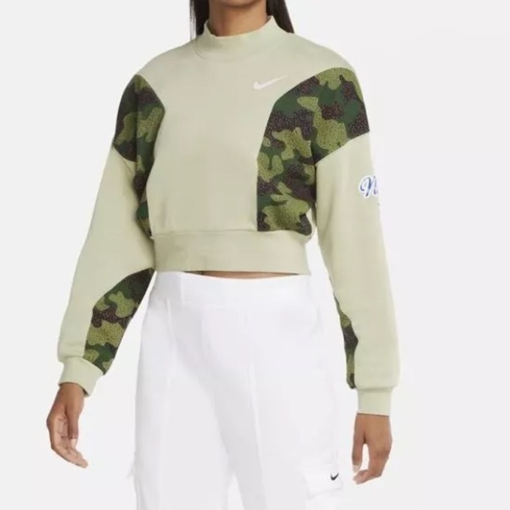 Nike Sportswear Essential Women's Fleece Crop Top Sweater in Green Cami